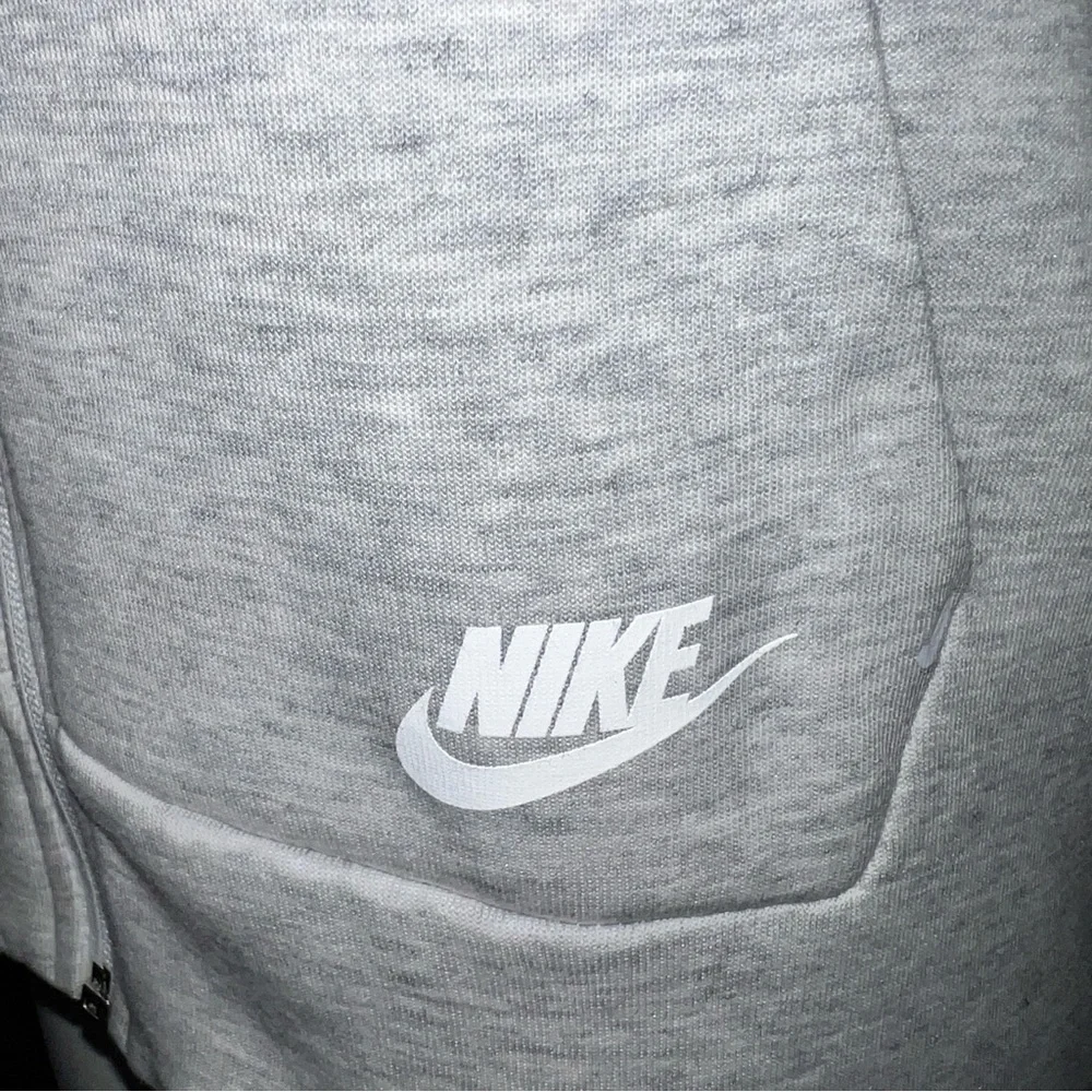Nike Tech Fleece Full-Zip Hoodie Light Gray Women’s Size XSmall